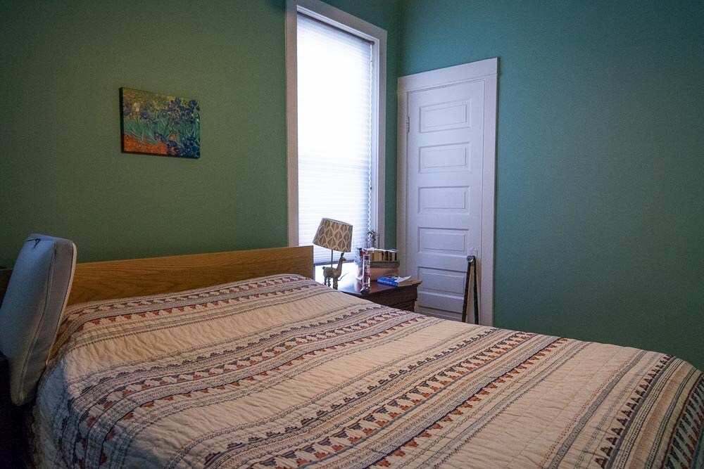 Building Photo - 3916 N Kildare Ave