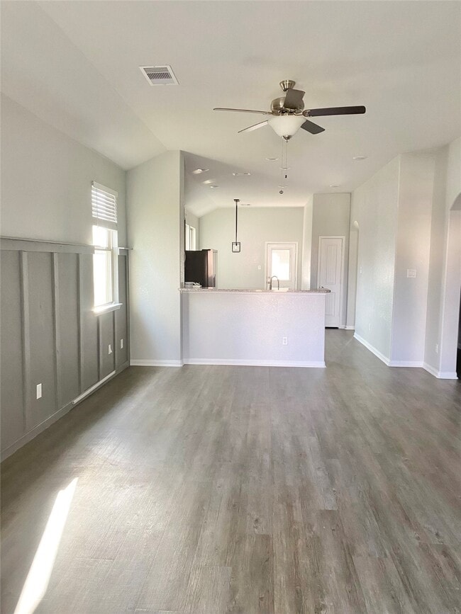 Building Photo - 14223 Grand Hls Dr