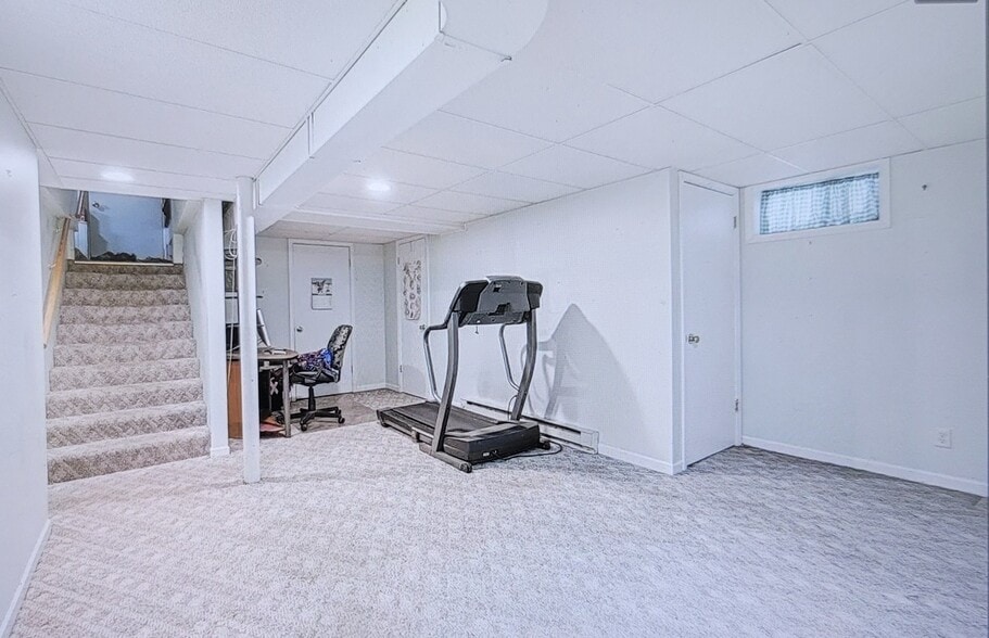 Building Photo - 326 N 3rd St