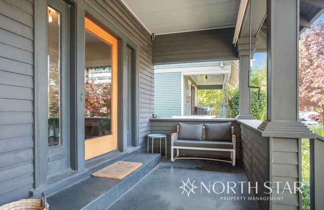 Building Photo - Beautifully Remodeled Classic Craftsman in Prime Portland Location