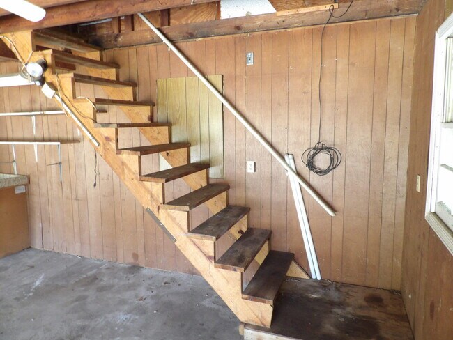 Building Photo - 248 Meadowview Dr