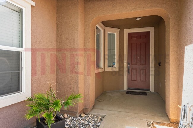 Building Photo - 2075 Larkflower Way