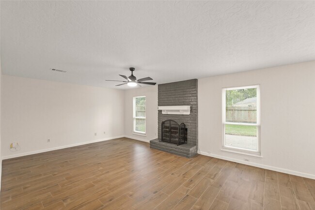 Building Photo - 3711 Fernview Dr