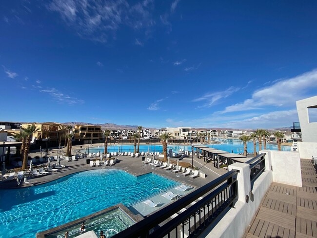 Building Photo - Newer Fully Furnished Private Studio Casit...