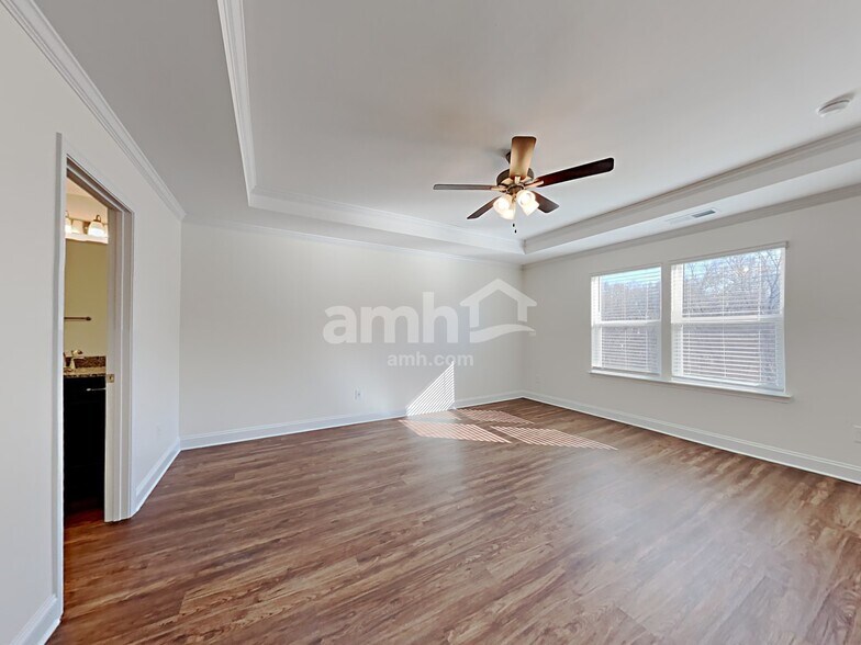 Building Photo - 1107 Bentley Pl