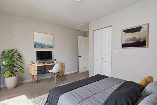 Building Photo - 1914 King St