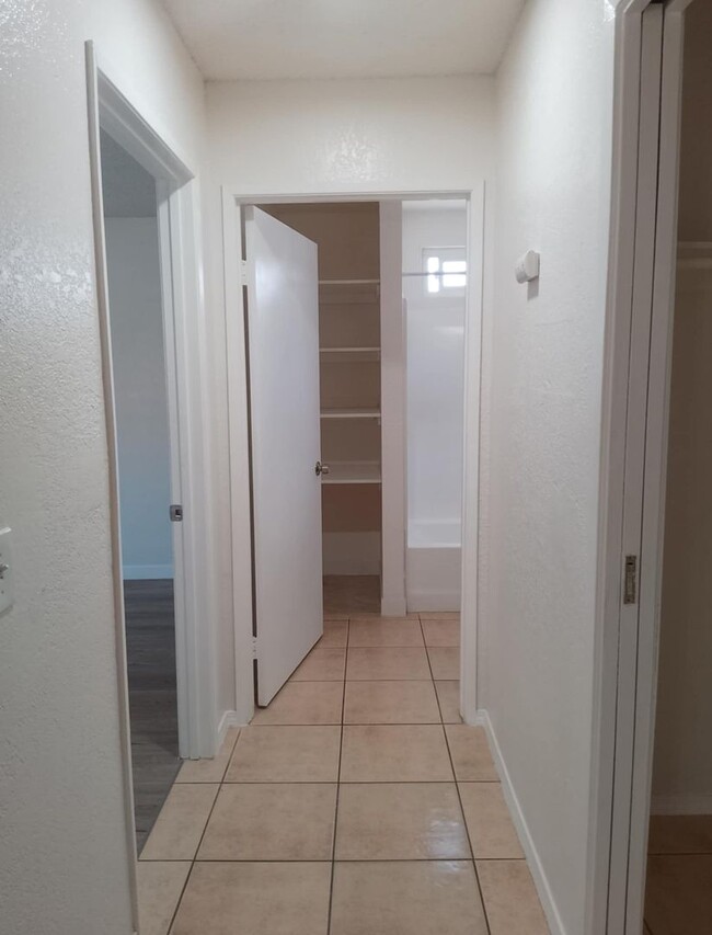 Building Photo - 1BD / 1 BA - Apartment For Rent