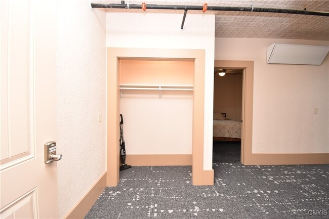 Building Photo - 152 Court 5 Ct