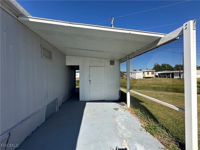 Building Photo - 333 Lantern Ln