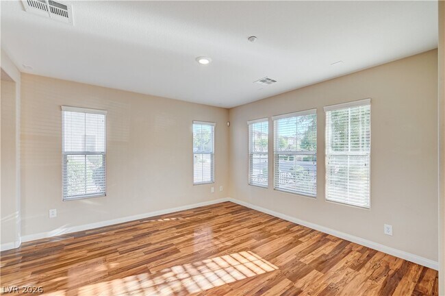 Building Photo - 2054 Waterlily View St