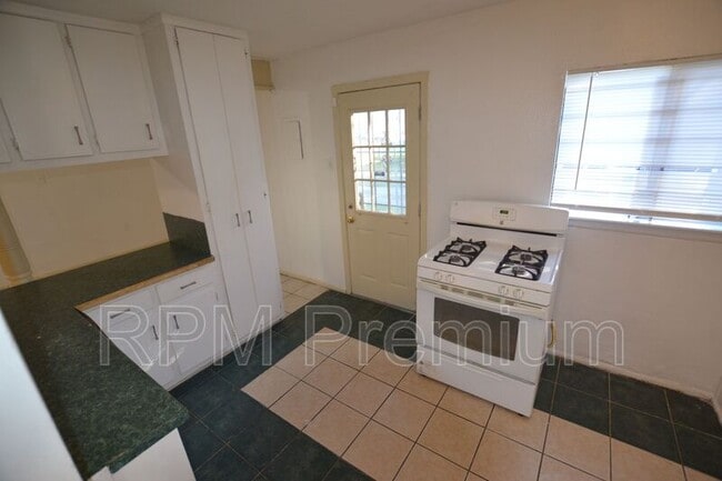 Building Photo - 12369 Palmyra Dr