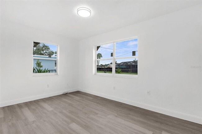 Building Photo - 21530 Glendale Ave