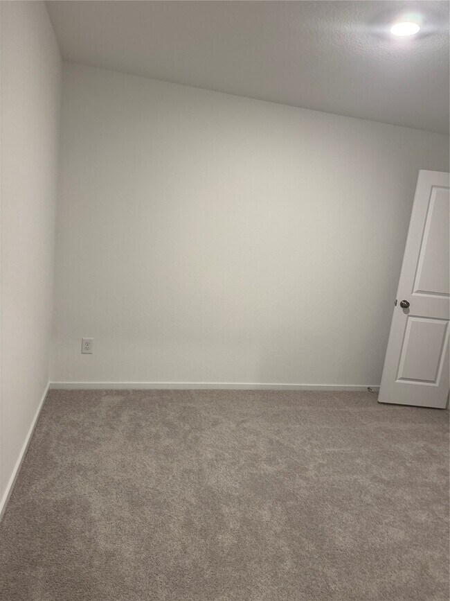 Building Photo - 28734 Bottom Grass Trl