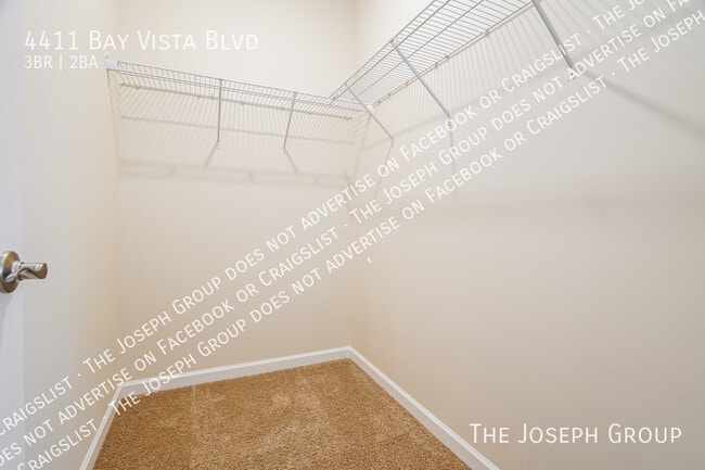 Building Photo - 4411 Bay Vista Blvd