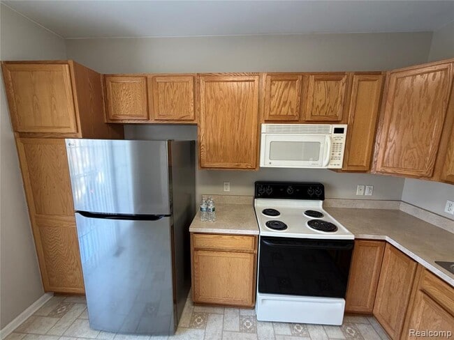 Building Photo - 44745 Ellery Ln