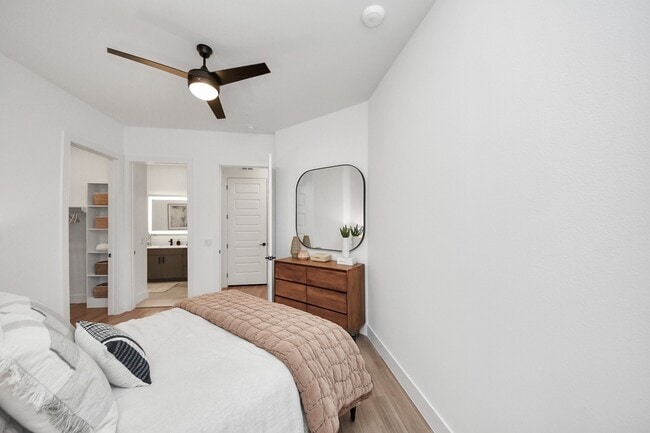 Building Photo - 15635 Memorial Dr