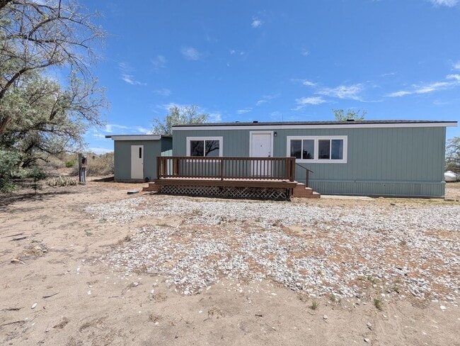 Building Photo - Fallon 3 Bedroom on Large Property