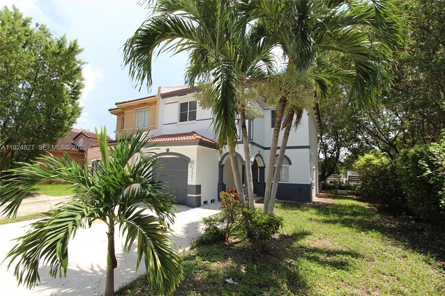 Building Photo - 26271 SW 135th Ave