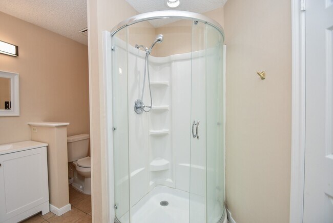 Building Photo - 1643 Beaconshire Rd