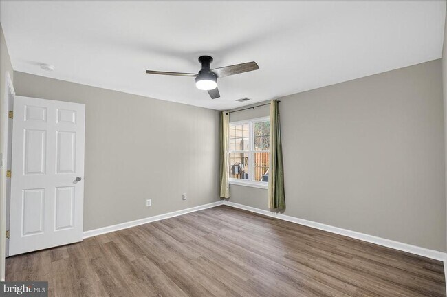 Building Photo - 16294 Taconic Cir