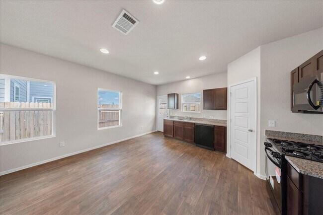Building Photo - 211 Estallo Wy