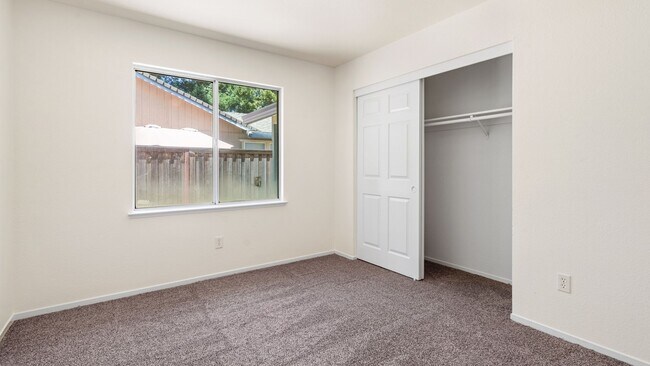 Building Photo - 5710 Fox Creek Dr