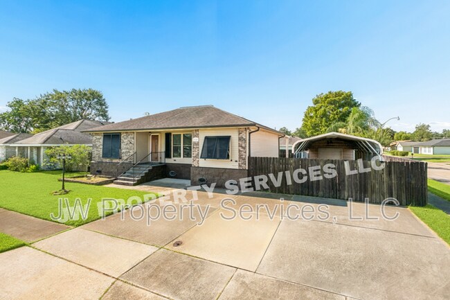 Building Photo - 2749 Varnado St