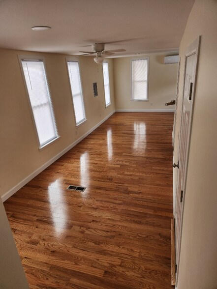 Building Photo - 97 Loomis St