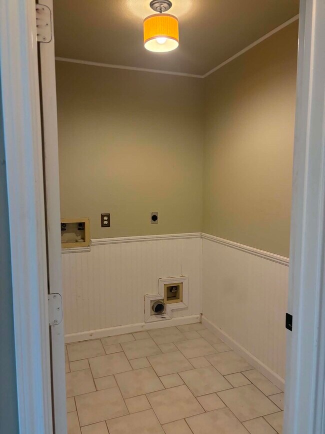 Building Photo - 2210 Bay Haven Way