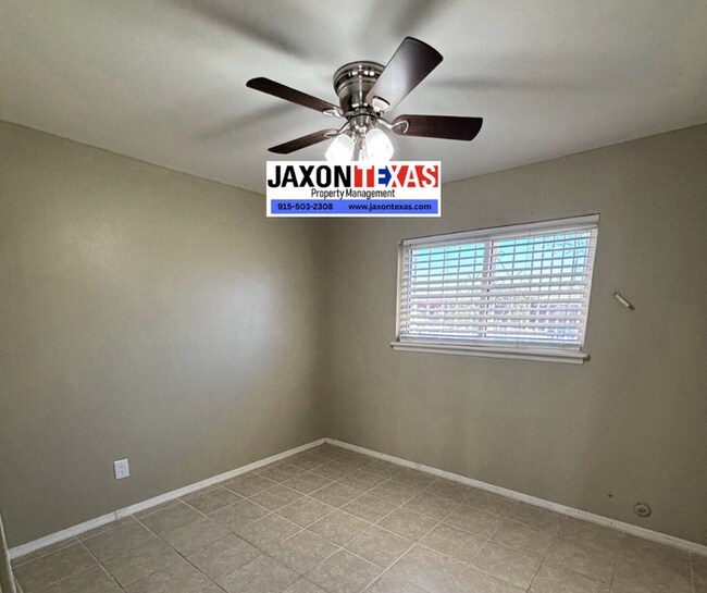 Building Photo - 9329 Roanoke Dr