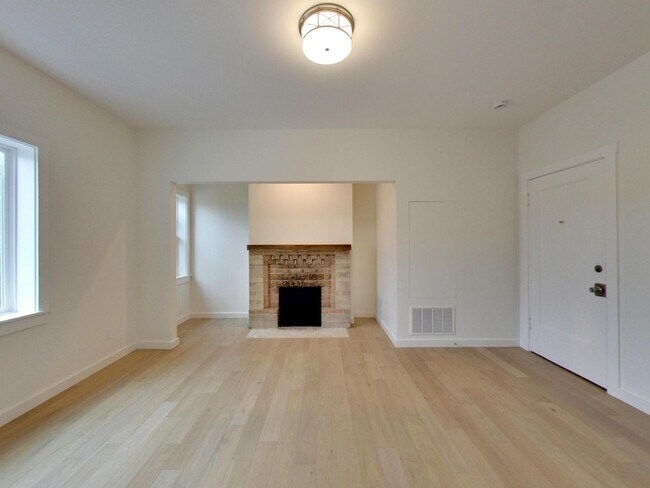 Building Photo - 1140 AB Chula Vista Ave