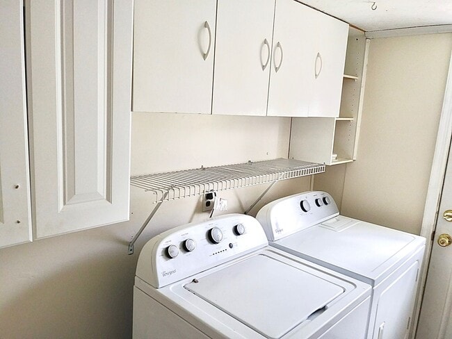 Building Photo - 2 Bedroom / 1 Bath Home Blountville, TN