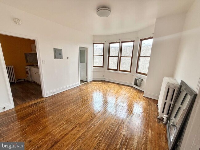 Building Photo - 911 N 42nd St
