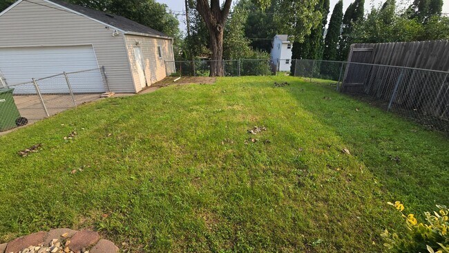 Building Photo - Spacious 3 Bedroom, 1.5 Bath Home with central AC for Rent!!!
