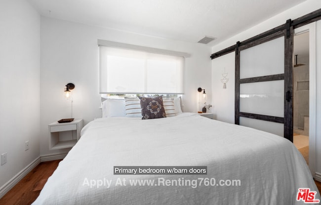 Building Photo - Updated 3 Bed 2 Bath Home on 2.5 Fenced In Acres with paid SOLAR PANELS!!