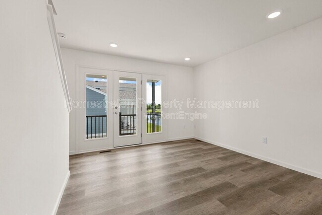 Building Photo - 176 Canal Cottage Aly