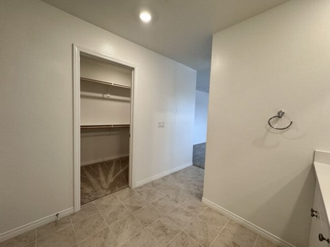 Building Photo - Welcome to Your Brand New 3 Bedroom Solar Home in the Gated Willow Springs Community of Murrieta!