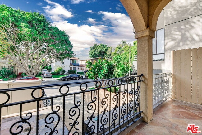 Building Photo - 918 S Wooster St