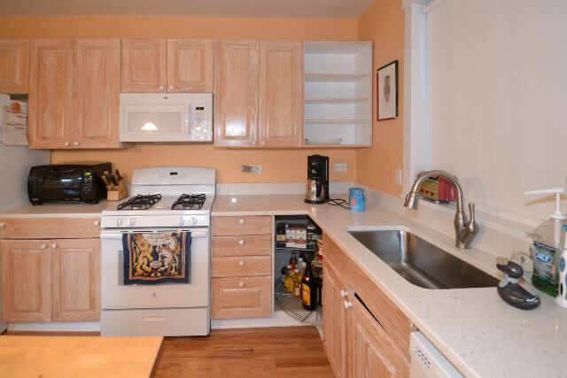 Building Photo - 3731 N Janssen Ave