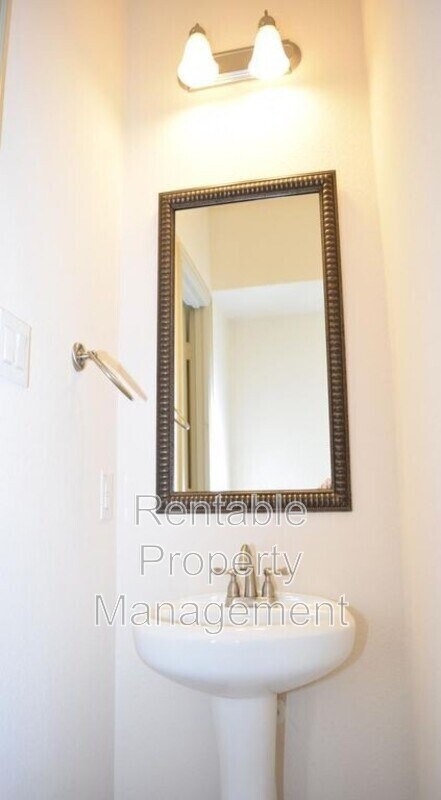 Building Photo - 1247 Wiltshire Dr