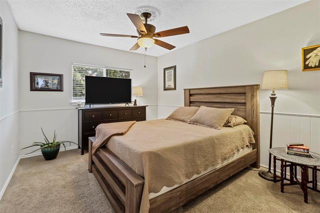 Building Photo - 2202 Barton Springs Dr