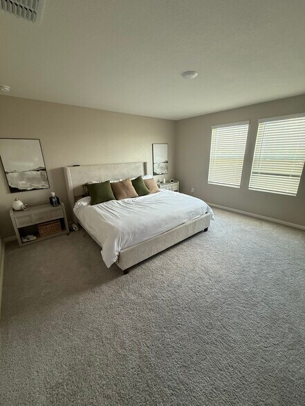 Building Photo - 401 Lagoon Dr