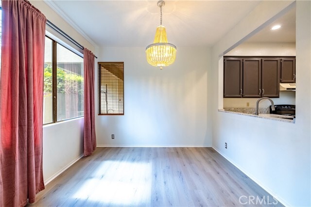 Building Photo - 5744 E Creekside Ave