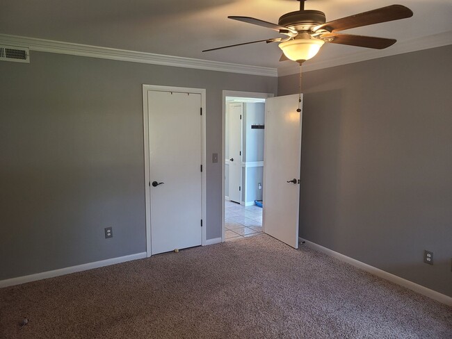 Building Photo - Beautiful 2 bedroom 2 bath unfurnished Townhome - Olde Point Golf Course - Hampstead