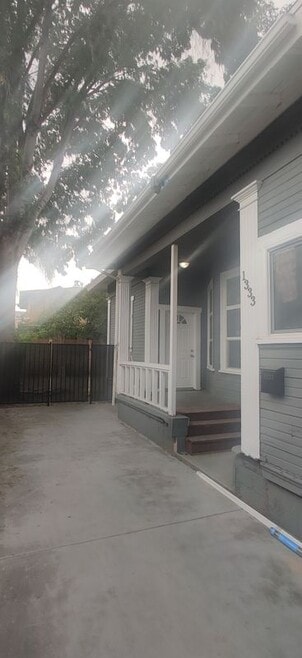 Building Photo - 1333 S Park Ave