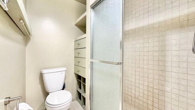 Building Photo - 239 Mananai Pl
