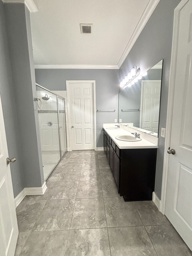 Building Photo - 984 Maypole Dr