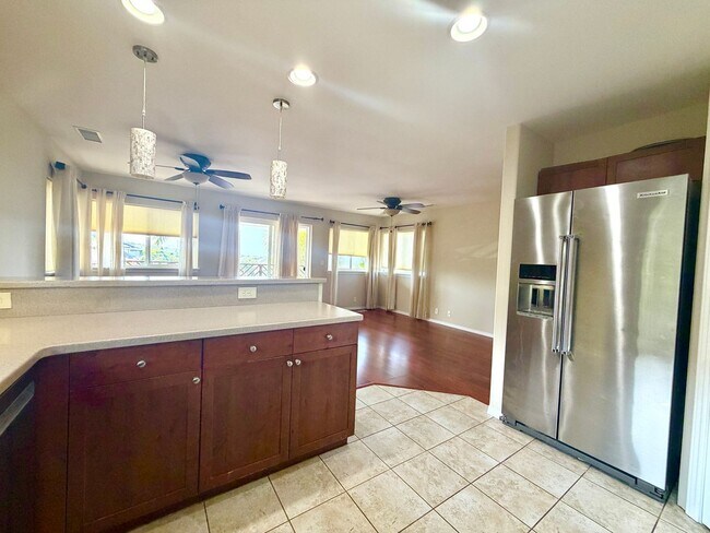Building Photo - 75-654-654 Lalii Pl