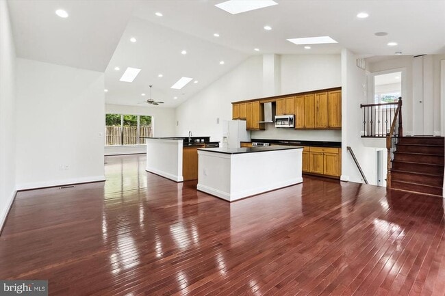 Building Photo - 9915 Ashburton Ln
