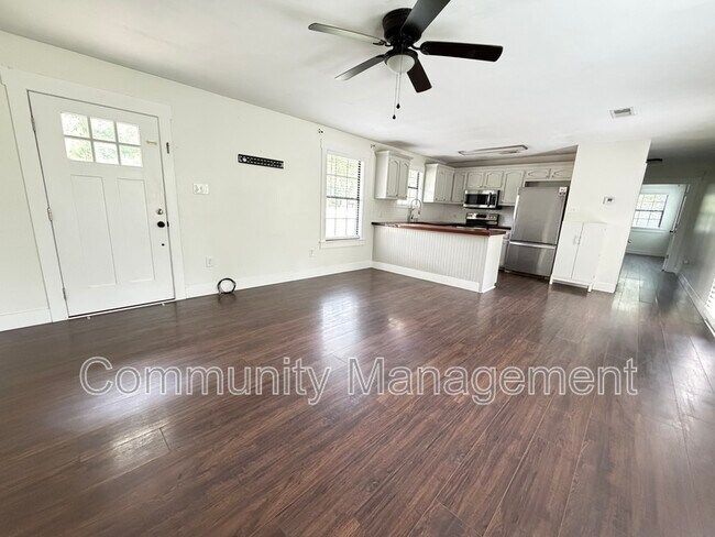 Building Photo - 11362 Cloverleaf Dr